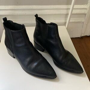 Marc Fisher black booties US W 8.5